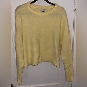 Universal Thread Soft Butter Yellow Crew Neck Sweater